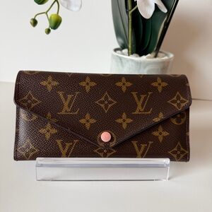 Louis Vuitton Sarah Wallet Monogram  Canvas /Floor Sample /Like New Full Set